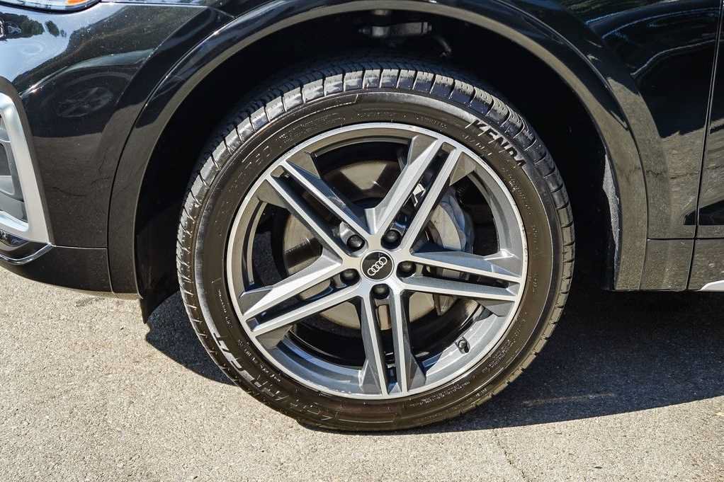Used 2023 Audi Q5 e Premium w/ Convenience Package AWD/4WD image 10