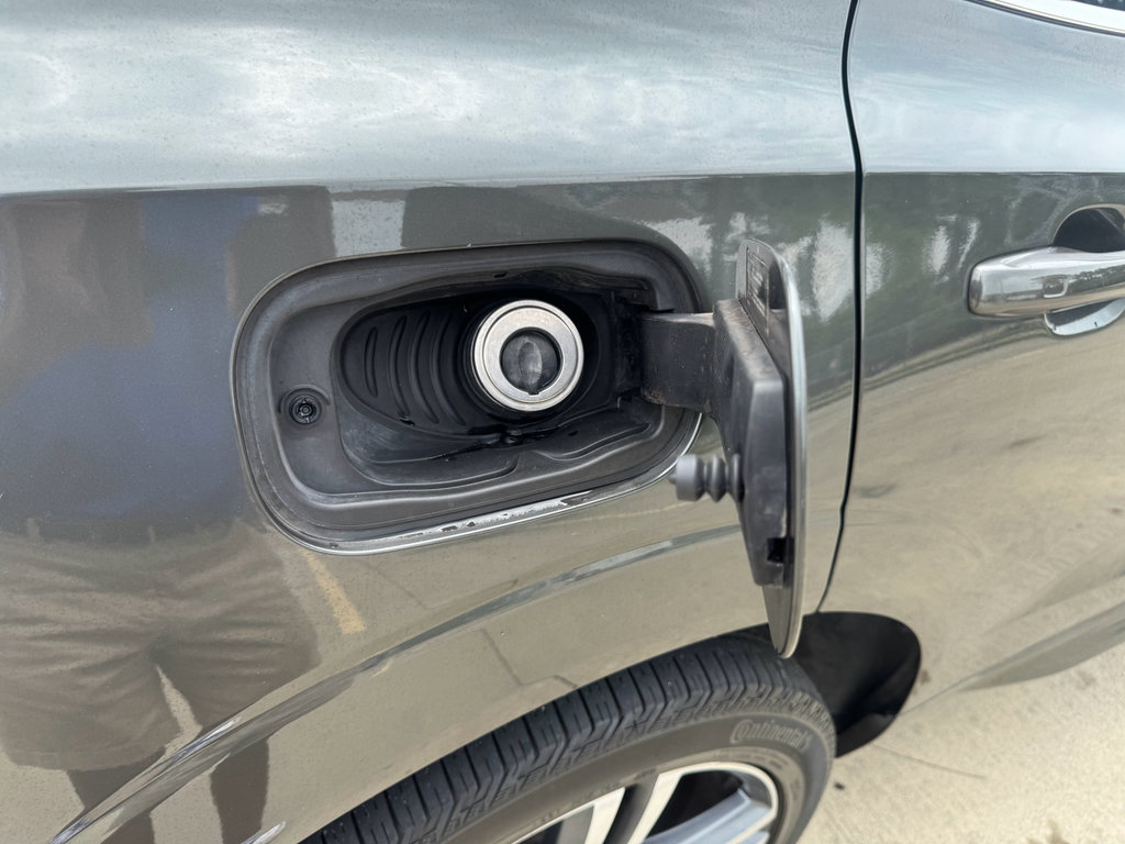 Used 2019 Volvo XC60 T5 Momentum w/ Multimedia Package AWD/4WD image 31