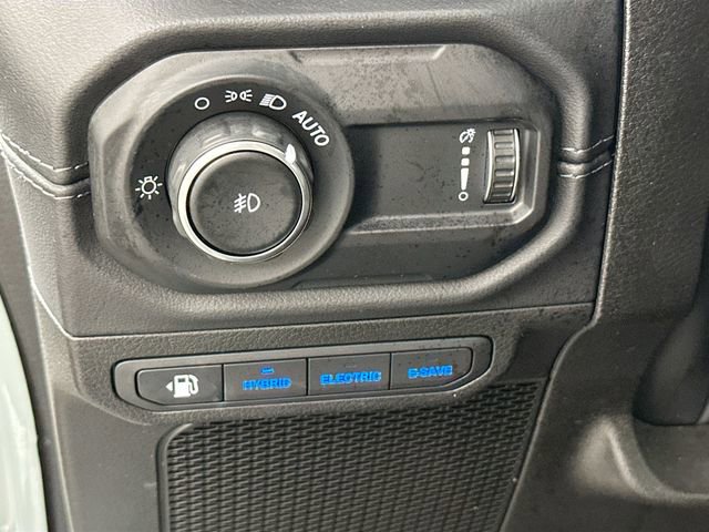 Used 2024 Jeep Wrangler Unlimited Sahara AWD/4WD image 23