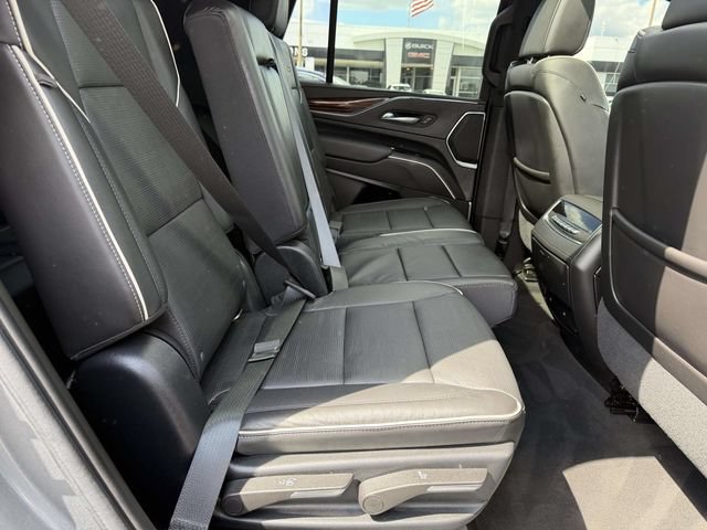Used 2021 Cadillac Escalade Premium Luxury AWD/4WD image 8