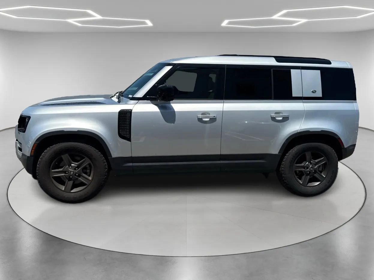 Used 2023 Land Rover Defender 110 S image 8