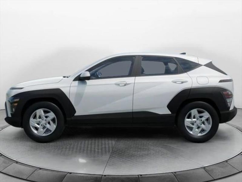 New 2026 Hyundai Kona SE image 3
