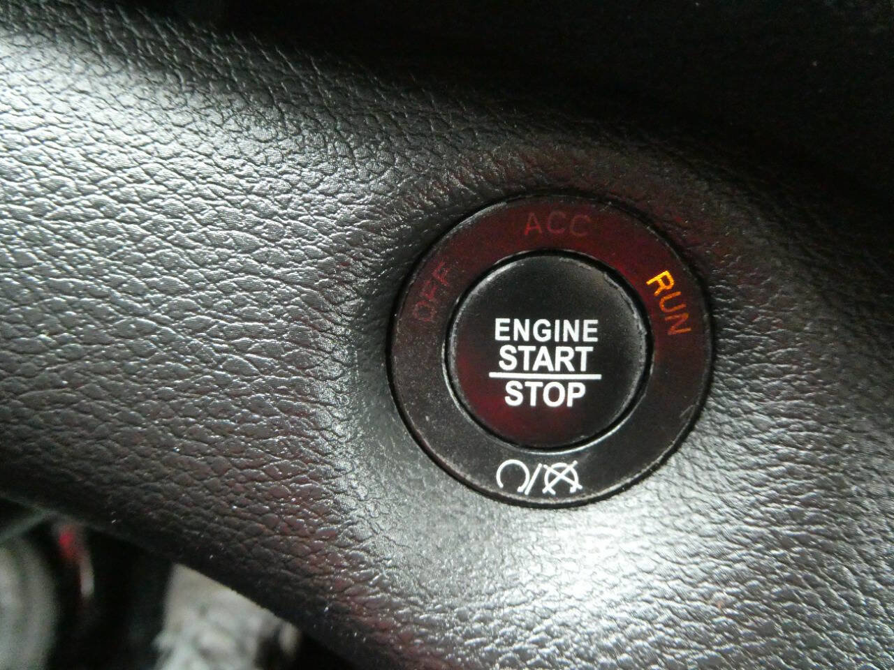 Used 2019 Jeep Cherokee Limited image 18