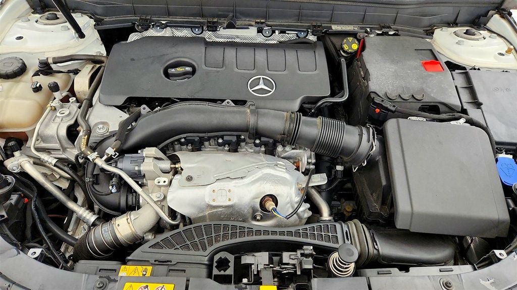 Used 2023 Mercedes-Benz GLB 250 4MATIC w/ Premium Package image 25