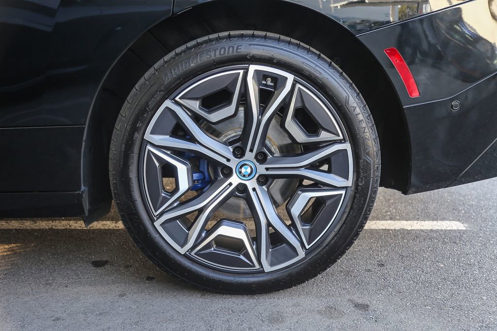 Used 2025 BMW iX xDrive50 AWD/4WD image 8