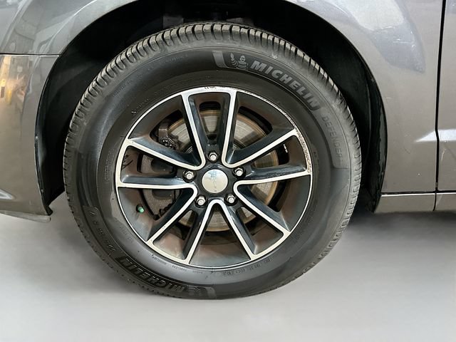 Used 2016 Dodge Grand Caravan R/T FWD image 33