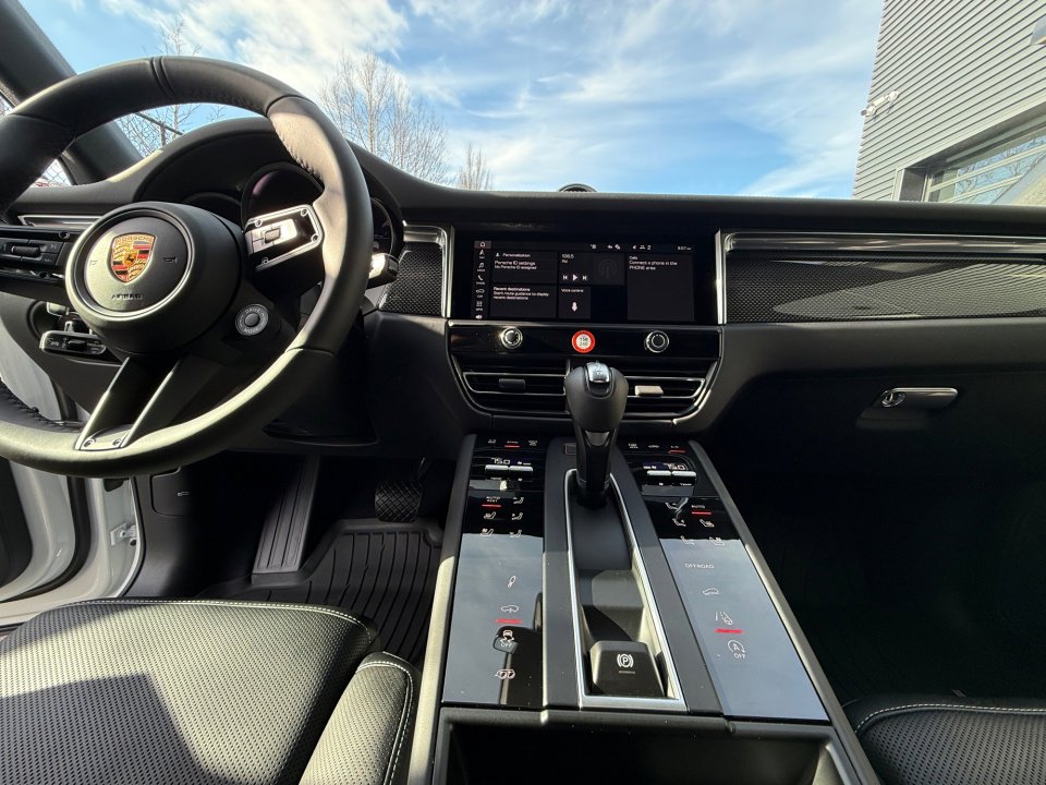 New 2026 Porsche Macan Turbo image 16