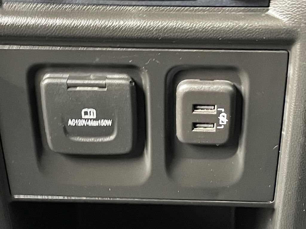 Certified 2021 Chevrolet Traverse RS w/ LPO, Floor Liner Package AWD/4WD image 34