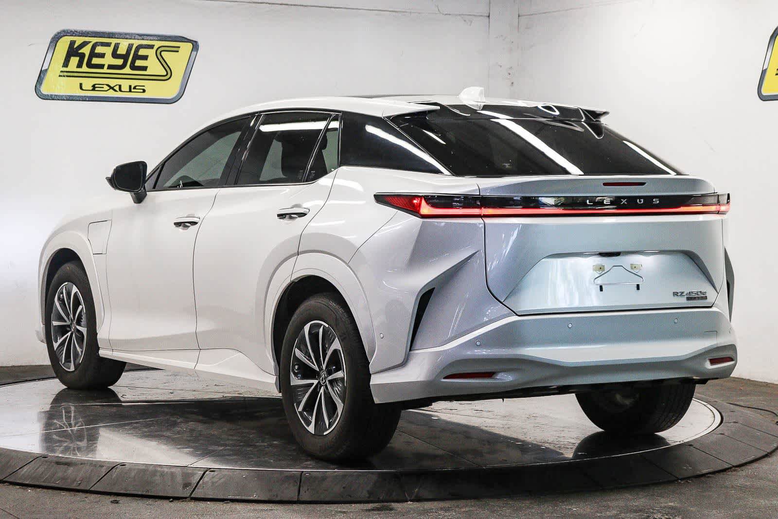Used 2023 Lexus RZ 450e Premium w/ Technology Package AWD/4WD image 2