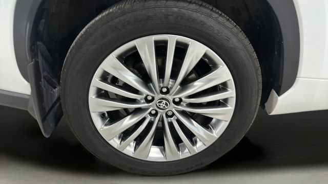 Used 2026 Toyota Highlander Platinum AWD/4WD image 45