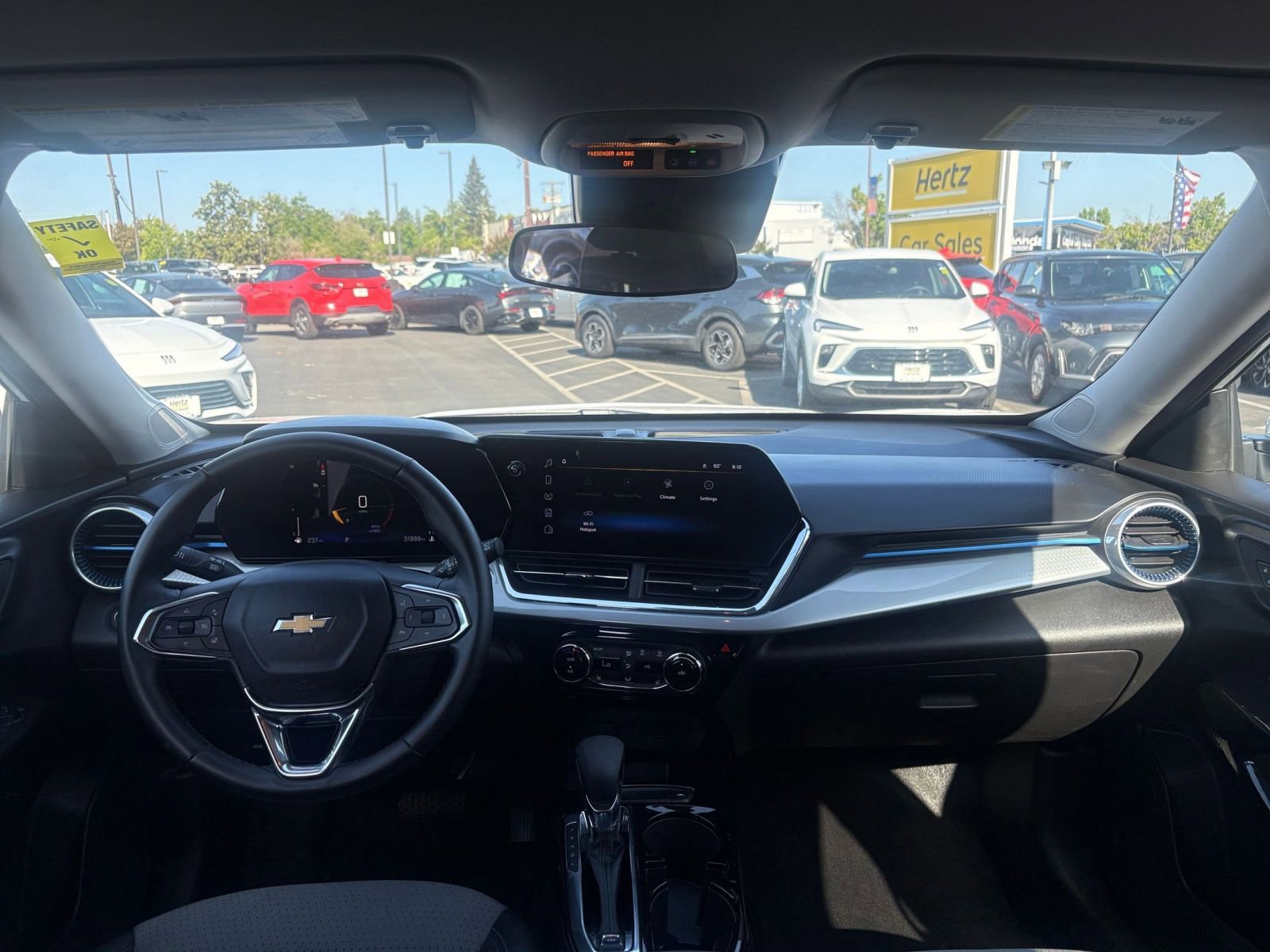 Used 2025 Chevrolet Trax LT w/ LT Convenience Package FWD image 32