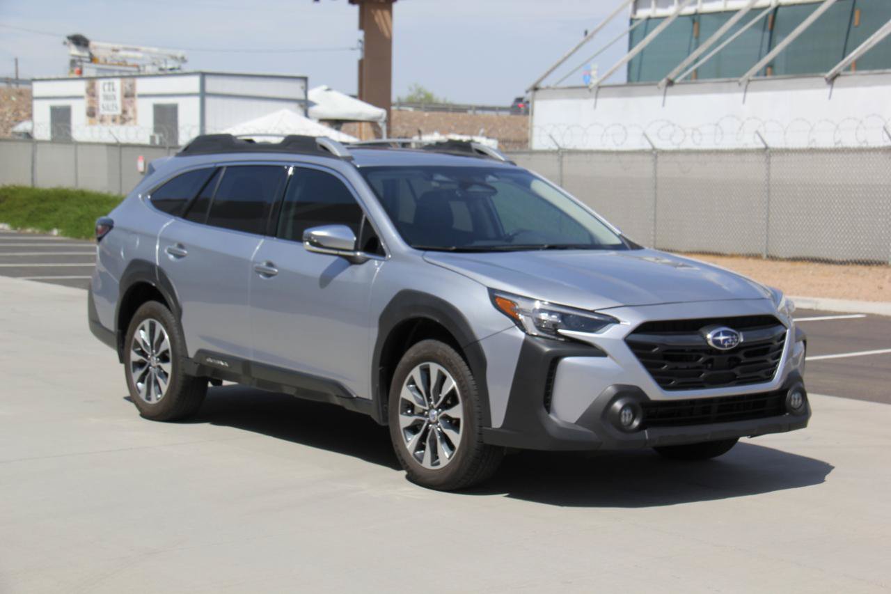 Used 2025 Subaru Outback Touring XT AWD/4WD image 3