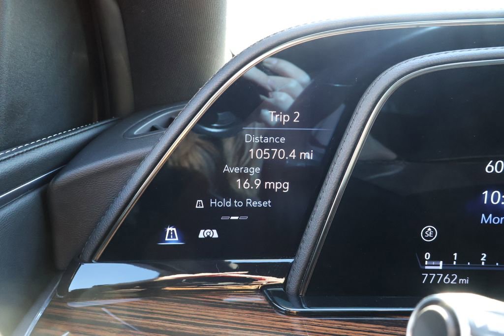 Used 2024 Cadillac Escalade ESV Luxury image 37