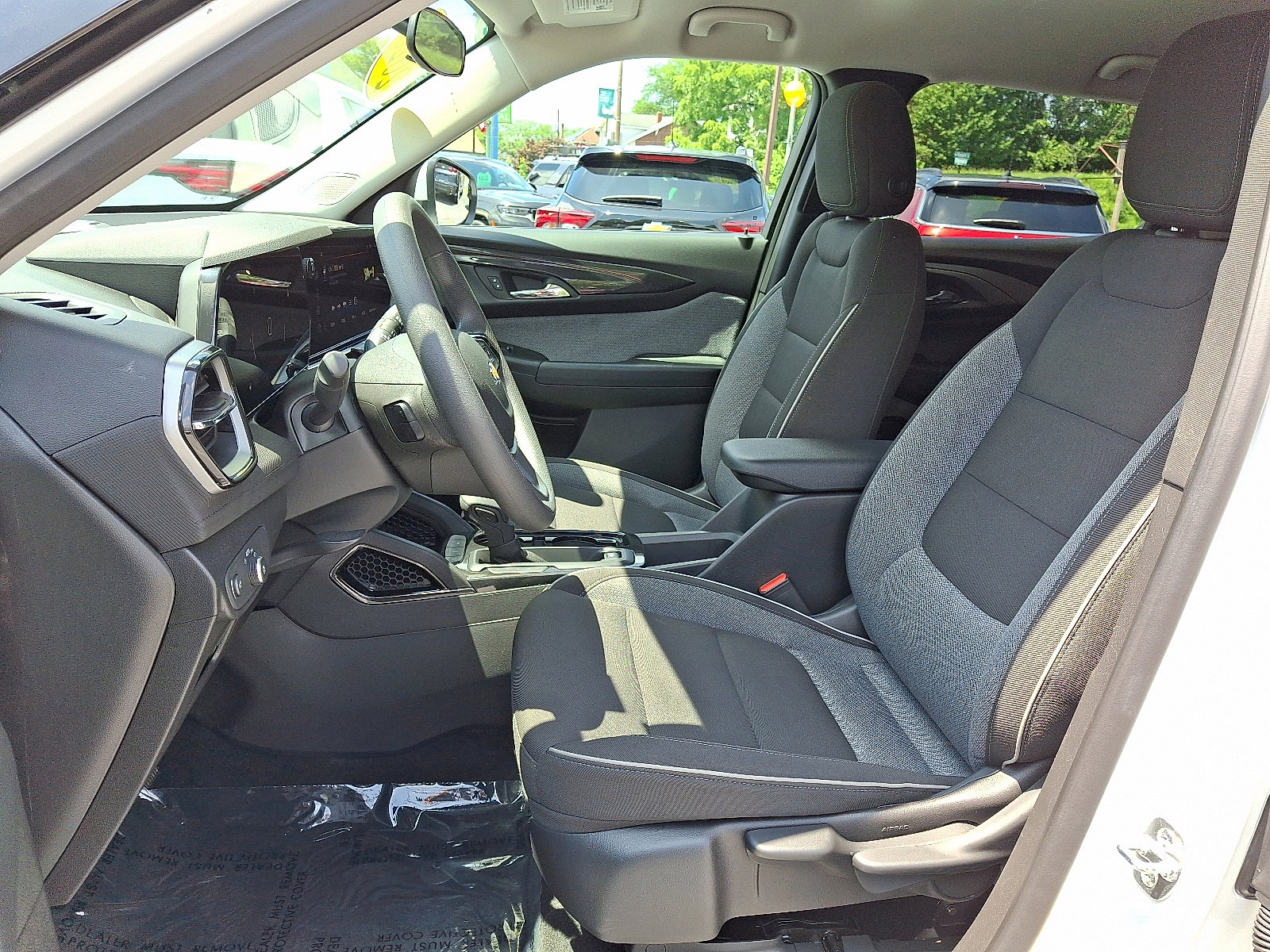 Used 2025 Chevrolet TrailBlazer LT image 14