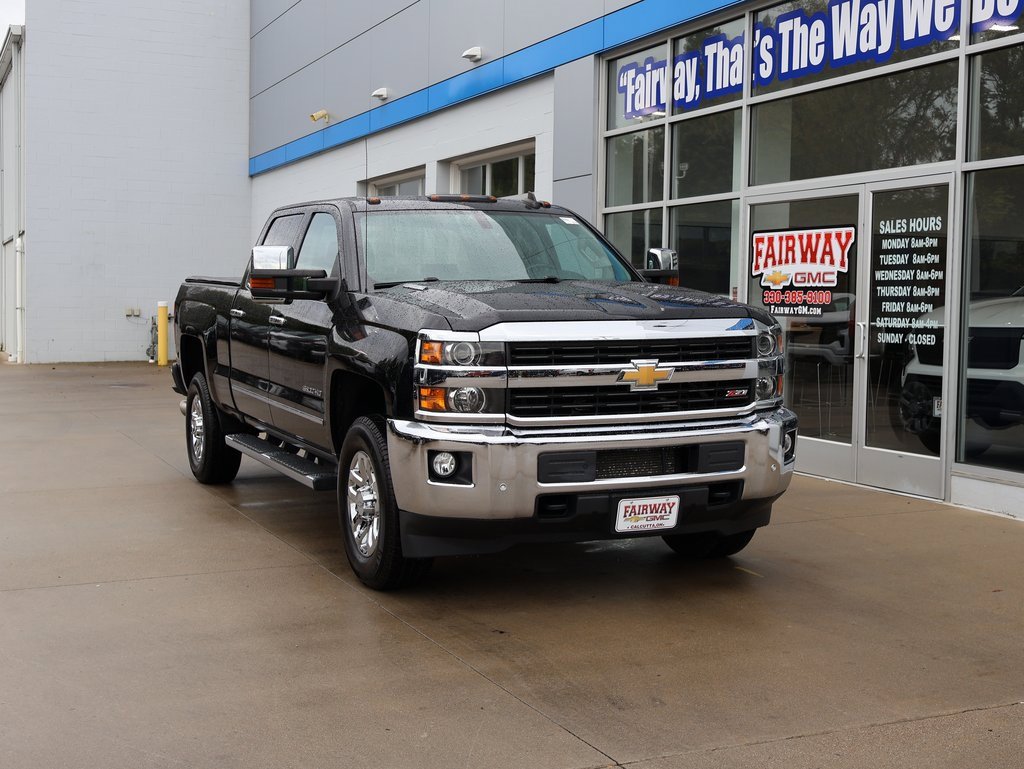 Used 2016 Chevrolet Silverado 3500 LTZ image 2