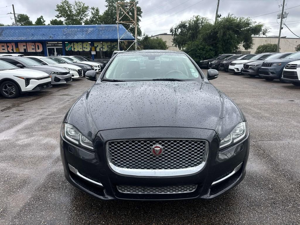 Used 2016 Jaguar XJ L Portfolio RWD image 2