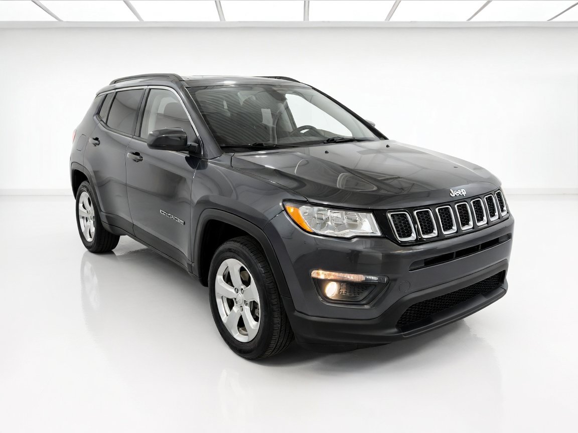 Used 2017 Jeep Compass Latitude w/ Popular Equipment Group AWD/4WD image 3