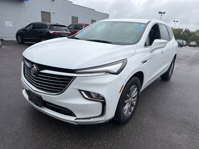 Used 2024 Buick Enclave Premium image 3