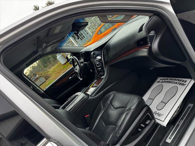 Used 2016 Cadillac Escalade Luxury image 25