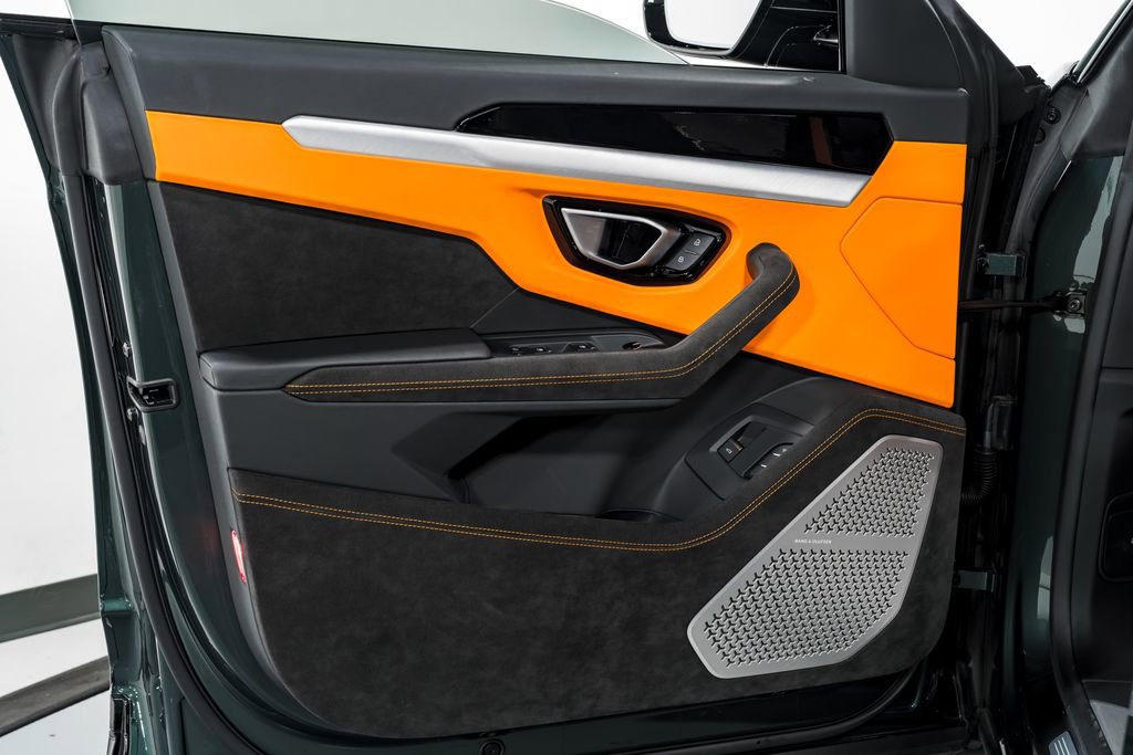 Used 2023 Lamborghini Urus S image 9