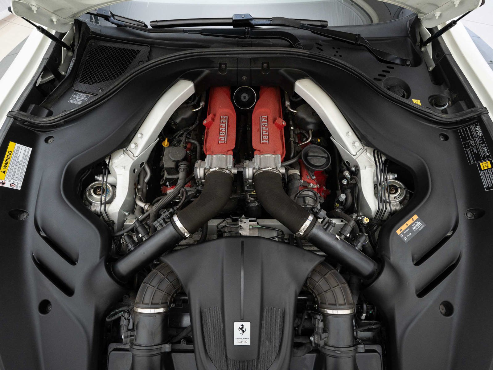 Used 2024 Ferrari Roma Spider RWD image 27