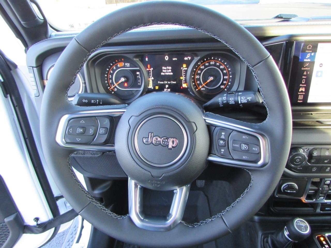New 2026 Jeep Wrangler Unlimited Sahara AWD/4WD image 16