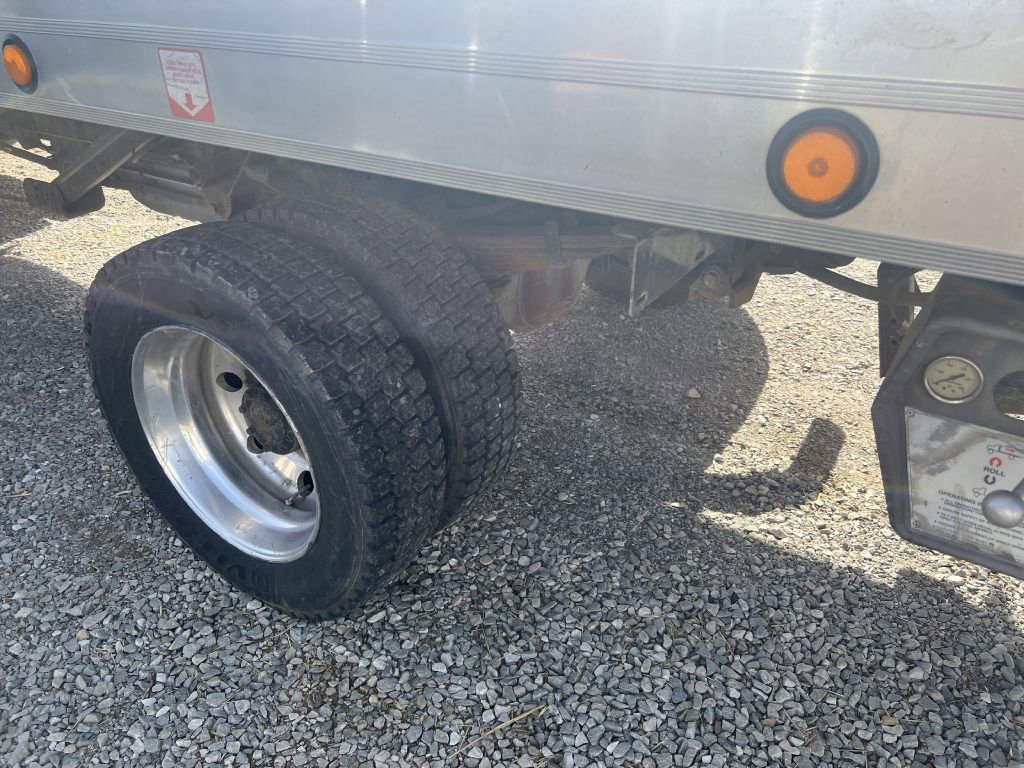 Used 2015 Ford F550 2WD Regular Cab Super Duty image 16