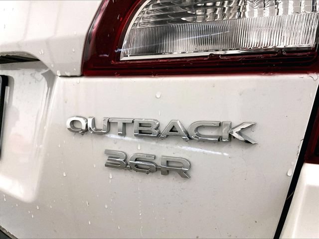 Used 2017 Subaru Outback 3.6R Touring AWD/4WD image 14