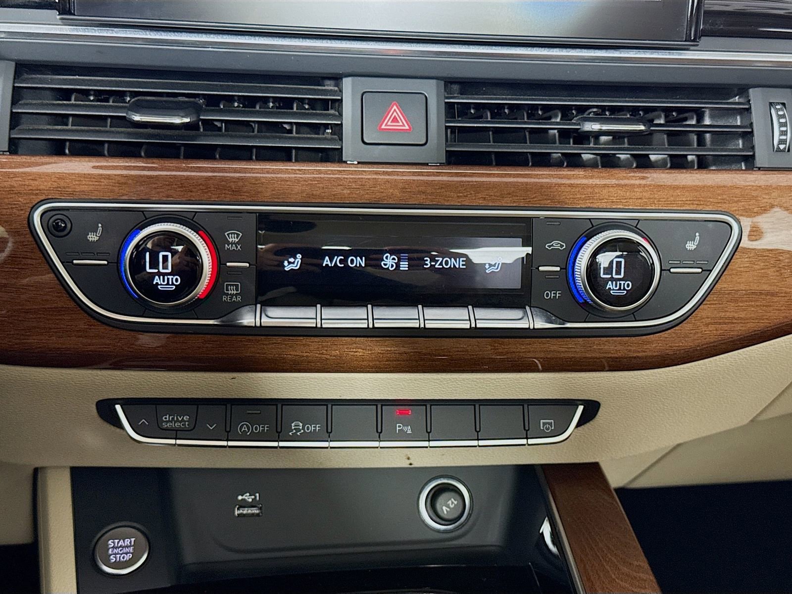 Used 2023 Audi A4 2.0T Premium w/ Convenience Package image 15