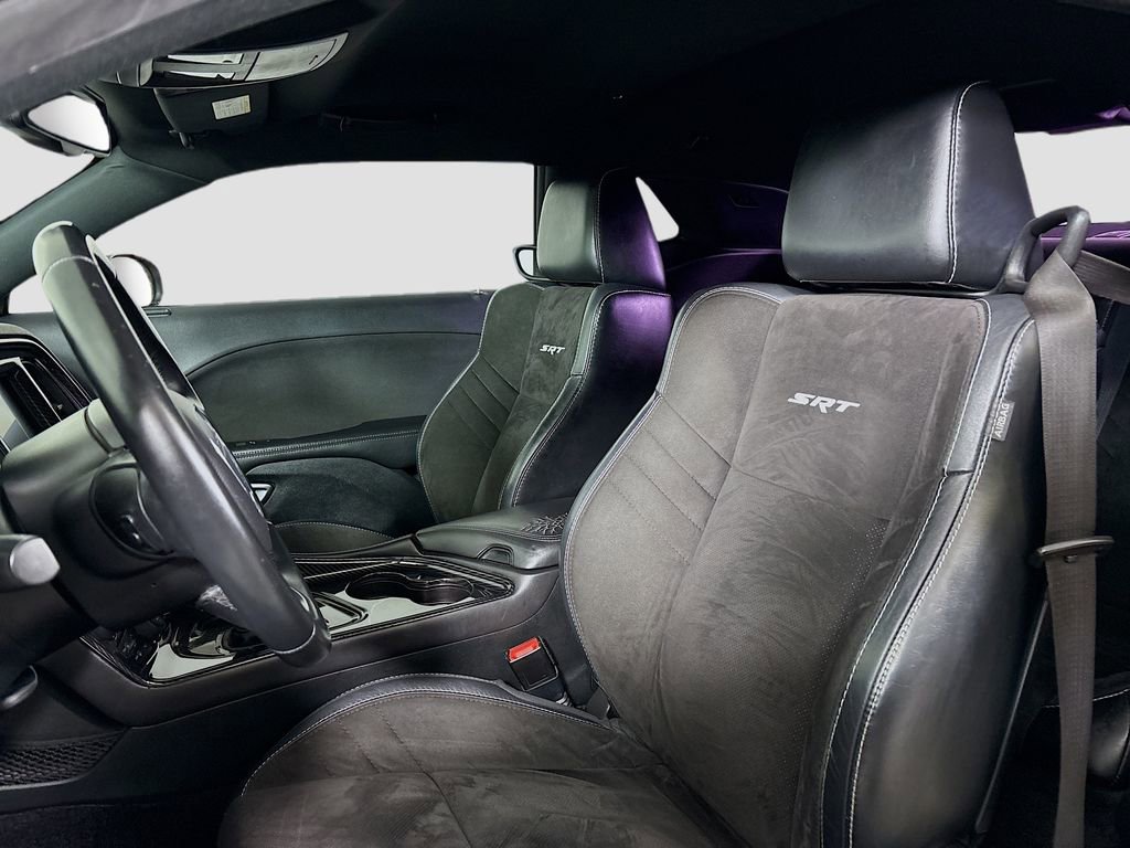 Used 2016 Dodge Challenger SXT image 21