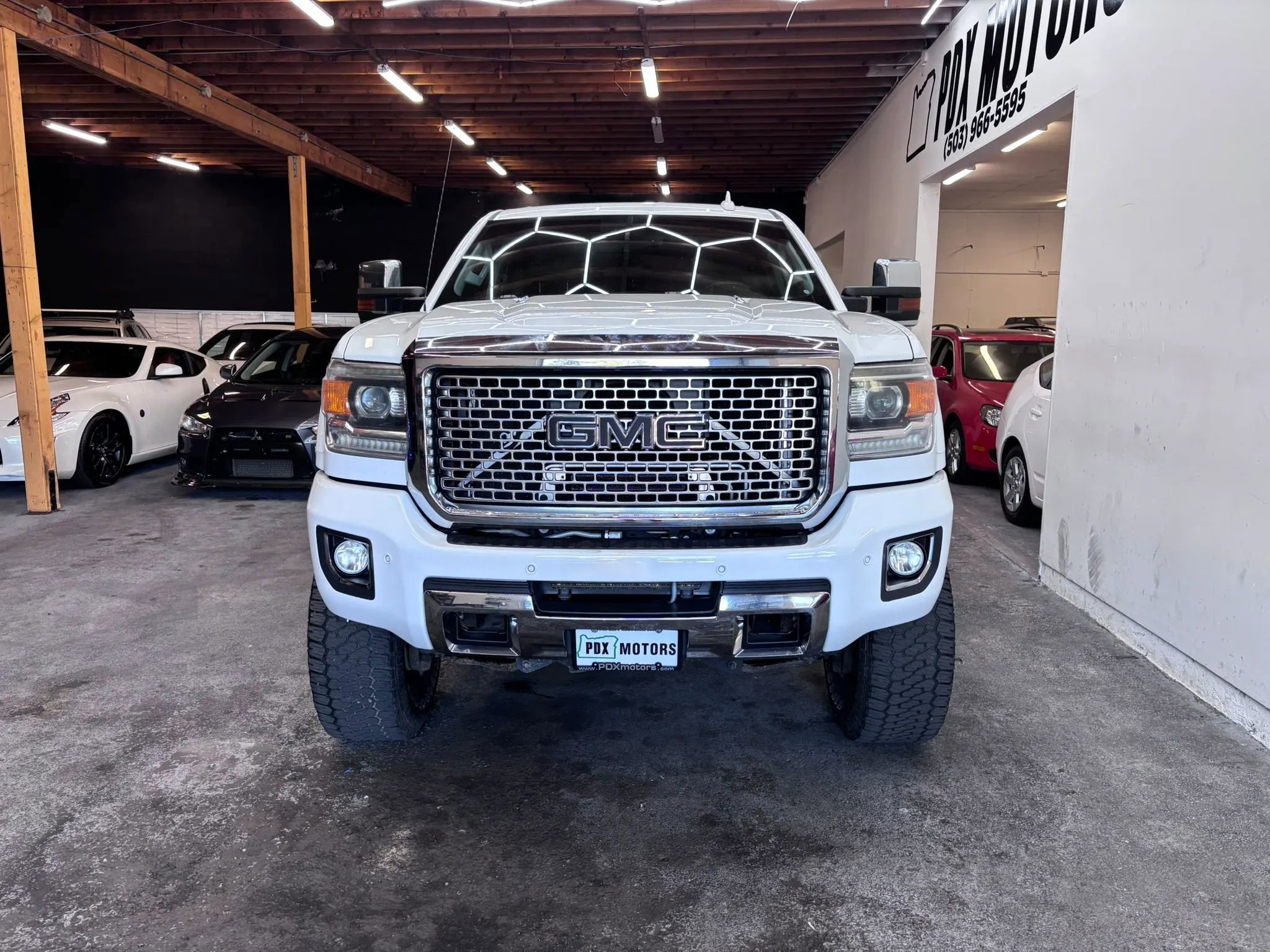Used 2016 GMC Sierra 2500 Denali w/ Duramax Plus Package AWD/4WD image 3