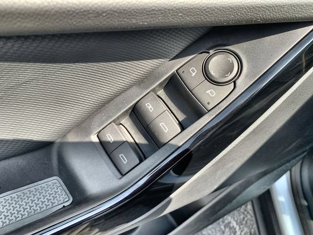 Used 2025 Chevrolet Equinox LT w/ Safety and Technology Package FWD image 24