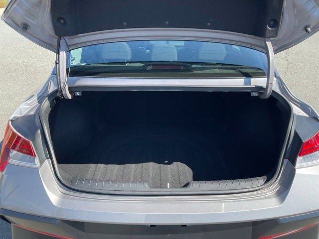 Used 2025 Hyundai Elantra SEL FWD image 8