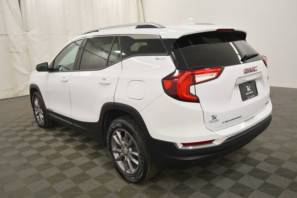 Used 2024 GMC Terrain SLT image 5