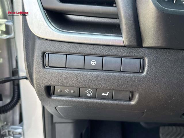 Used 2025 Nissan Rogue SV FWD image 20