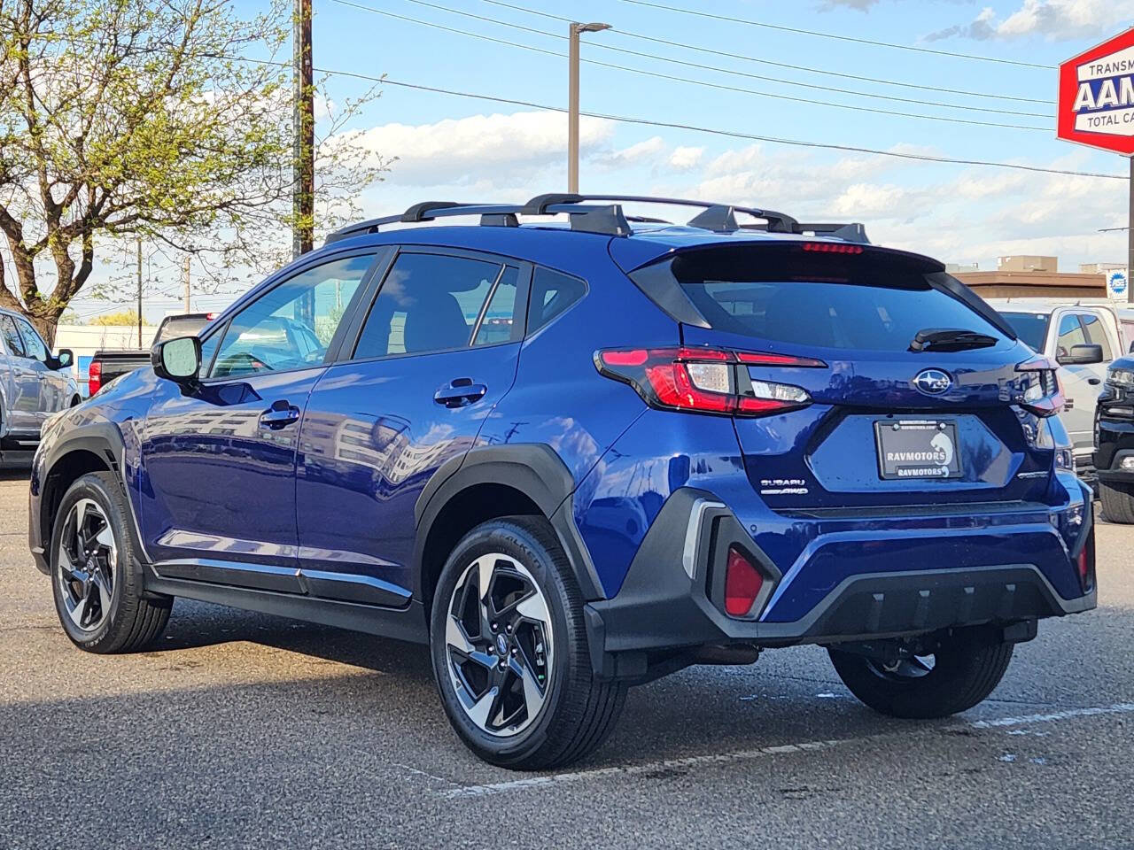 Used 2024 Subaru Crosstrek 2.5i Limited AWD/4WD image 8