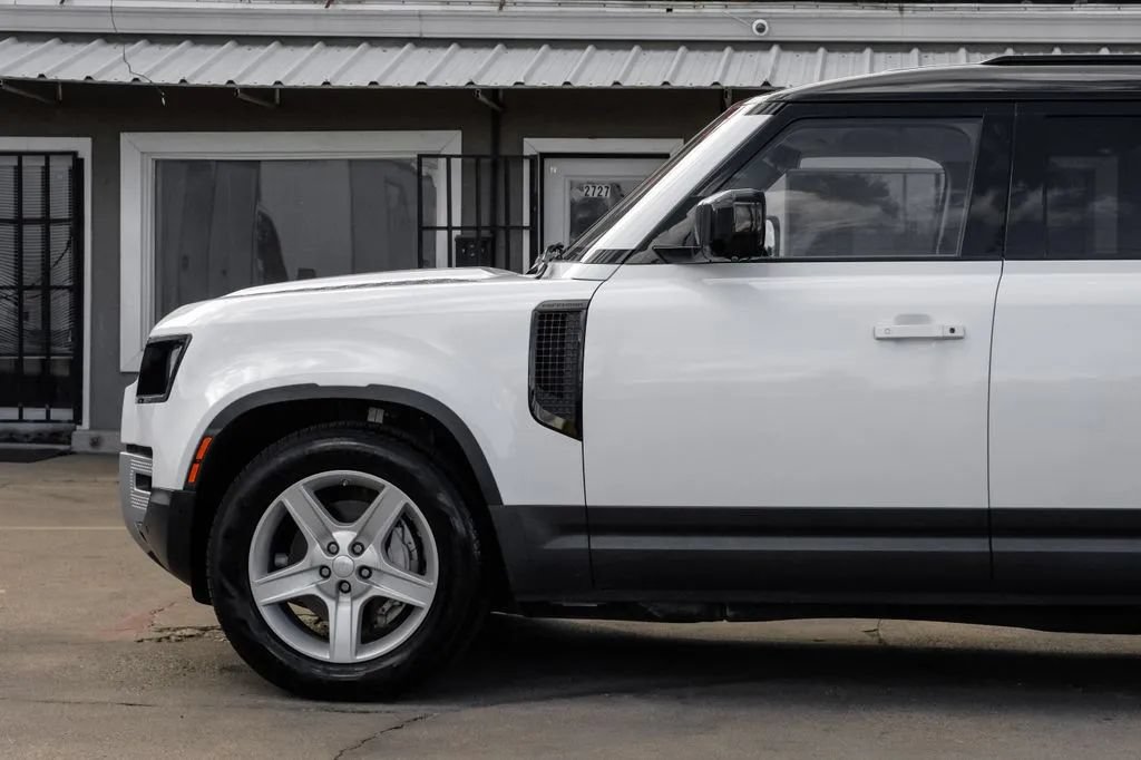 Used 2020 Land Rover Defender 110 SE AWD/4WD image 16