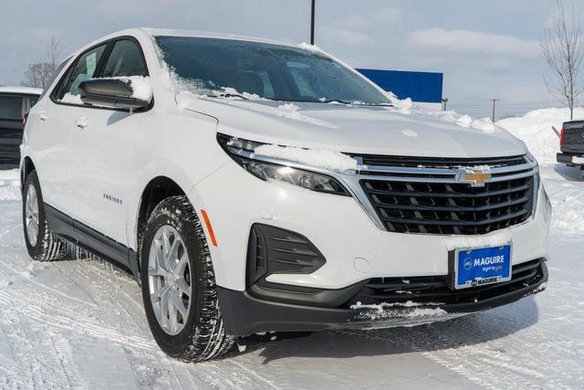 Used 2023 Chevrolet Equinox LS image 4