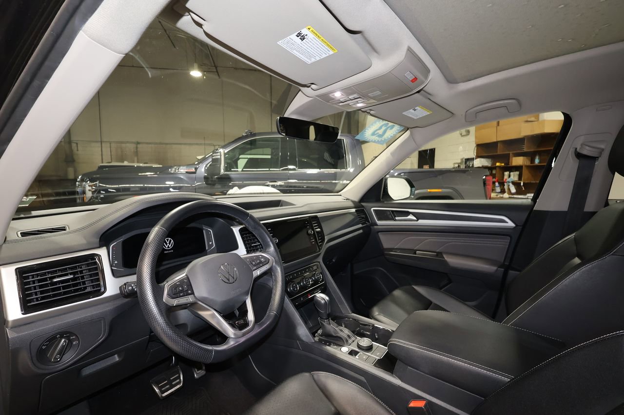Used 2023 Volkswagen Atlas SEL R-Line AWD/4WD image 9