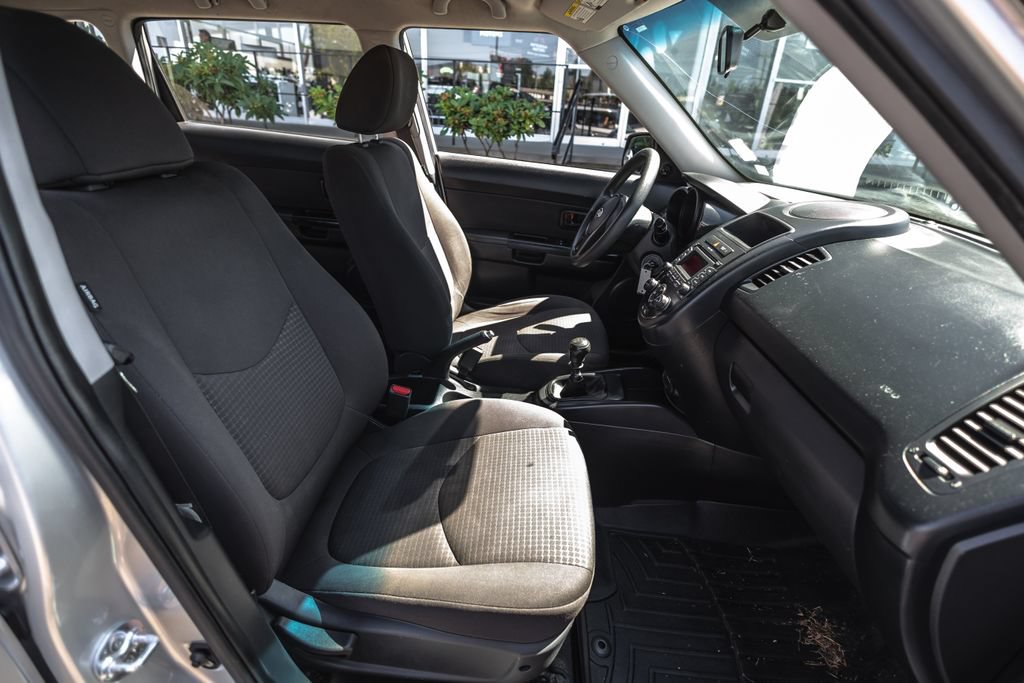 Used 2012 Kia Soul FWD image 18