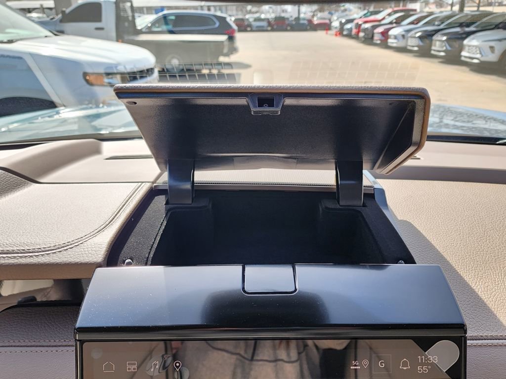 New 2026 GMC Yukon XL Denali w/ Sun & Power Step Package image 32