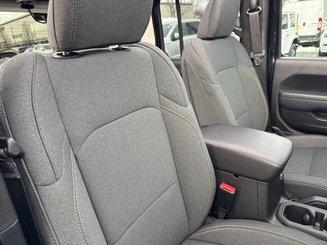 Used 2025 Jeep Wrangler Sport S image 27