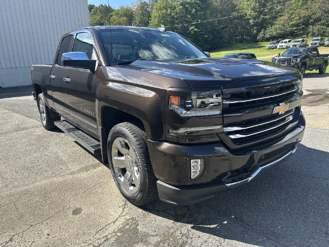 Used 2018 Chevrolet Silverado 1500 LTZ Z71 w/ LTZ Plus Package AWD/4WD image 18