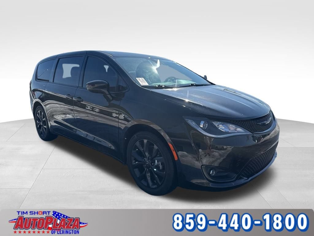 Used 2020 Chrysler Pacifica Touring w/ S Appearance Package image 7