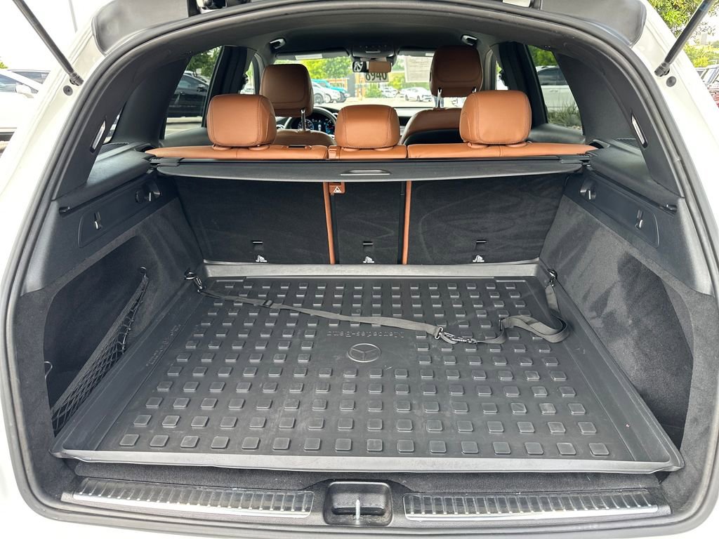 Used 2021 Mercedes-Benz GLC 300 4MATIC image 37