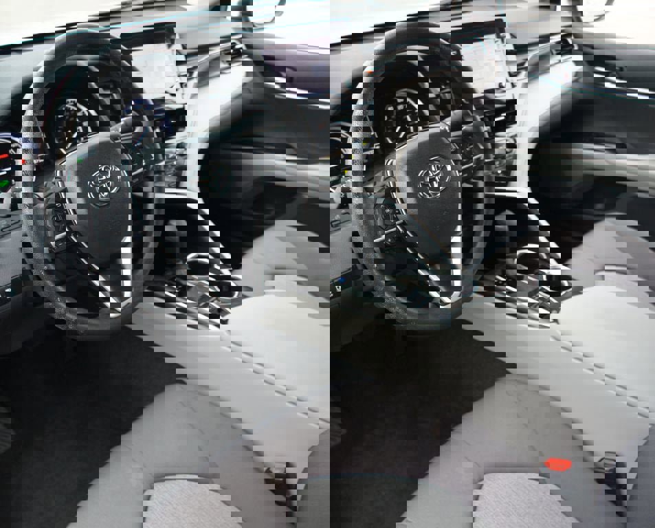 Used 2024 Toyota Camry LE FWD image 13