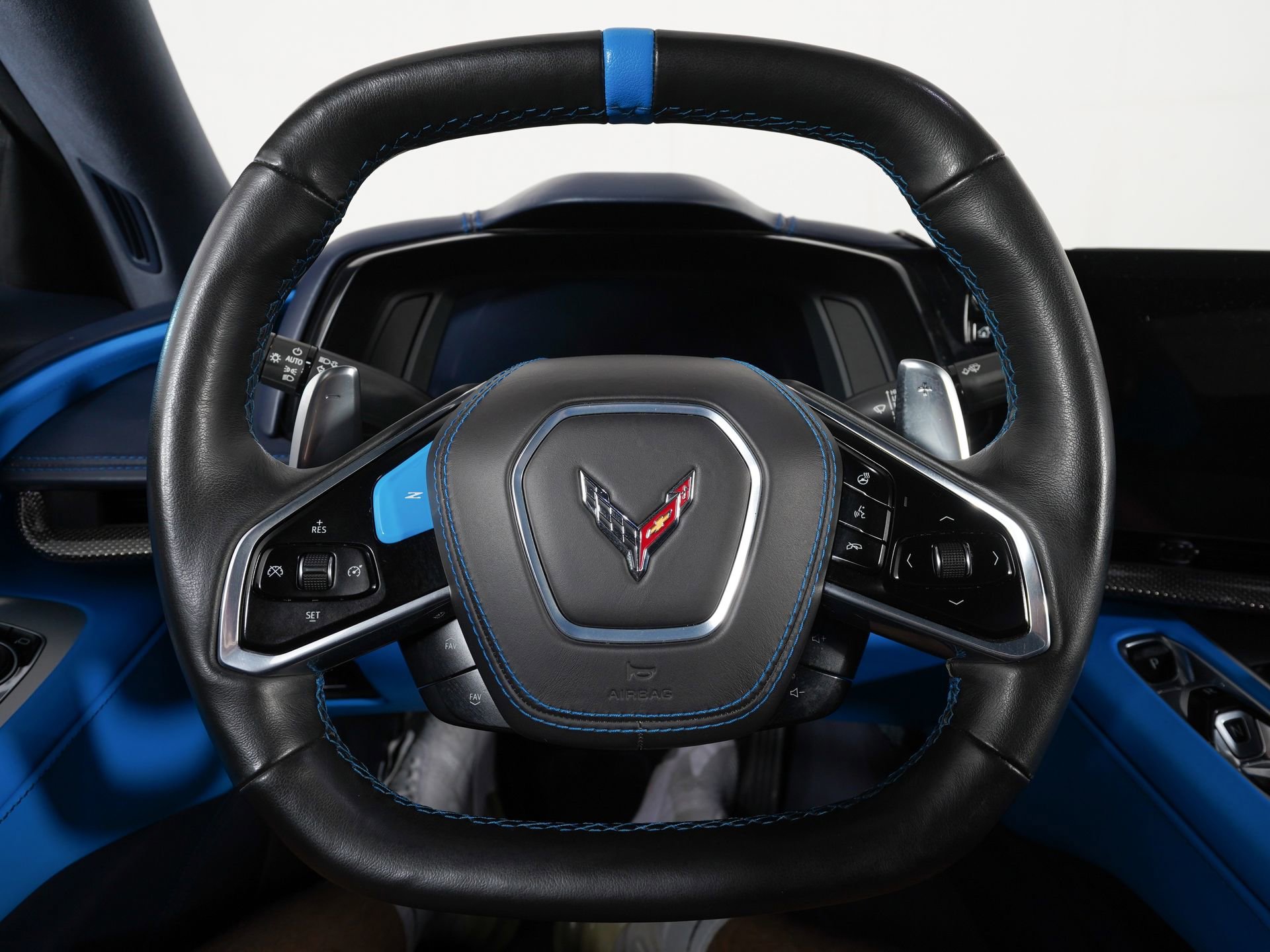 Used 2022 Chevrolet Corvette Stingray Premium Conv w/ Z51 Performance Package RWD image 17