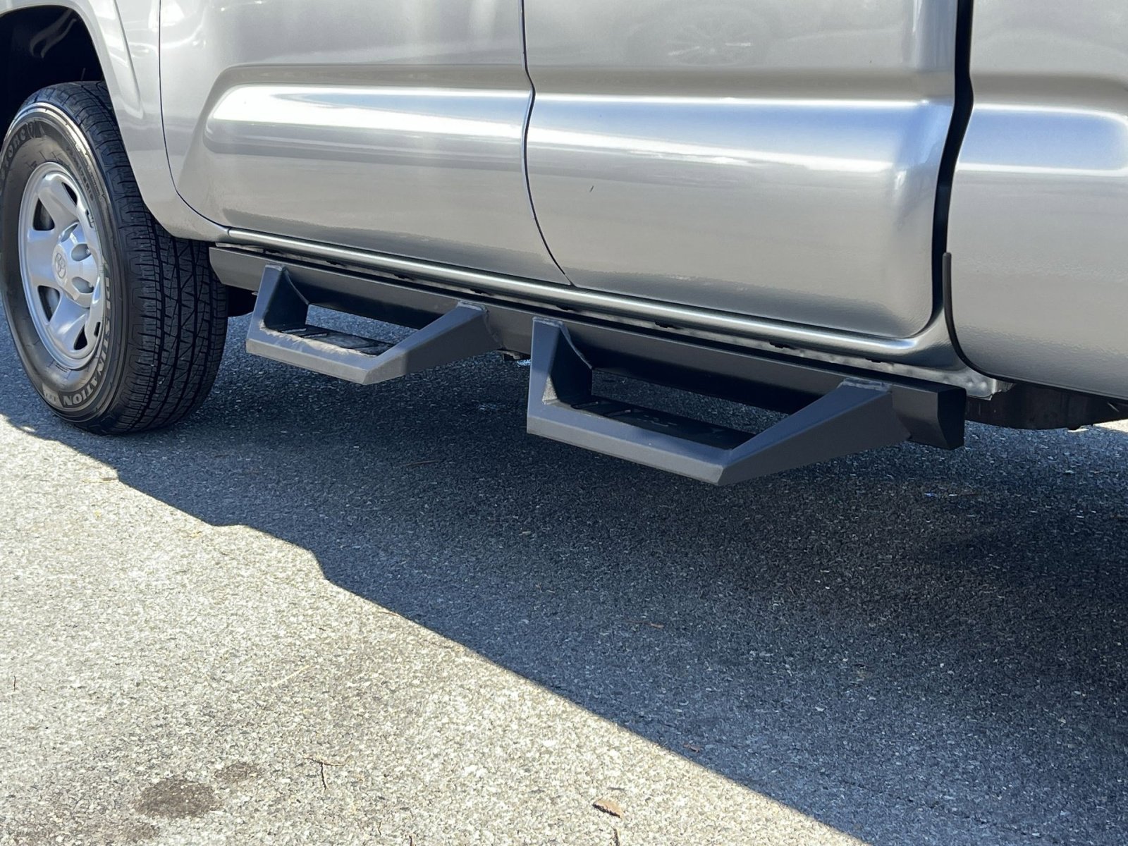 Used 2023 Toyota Tacoma SR image 27