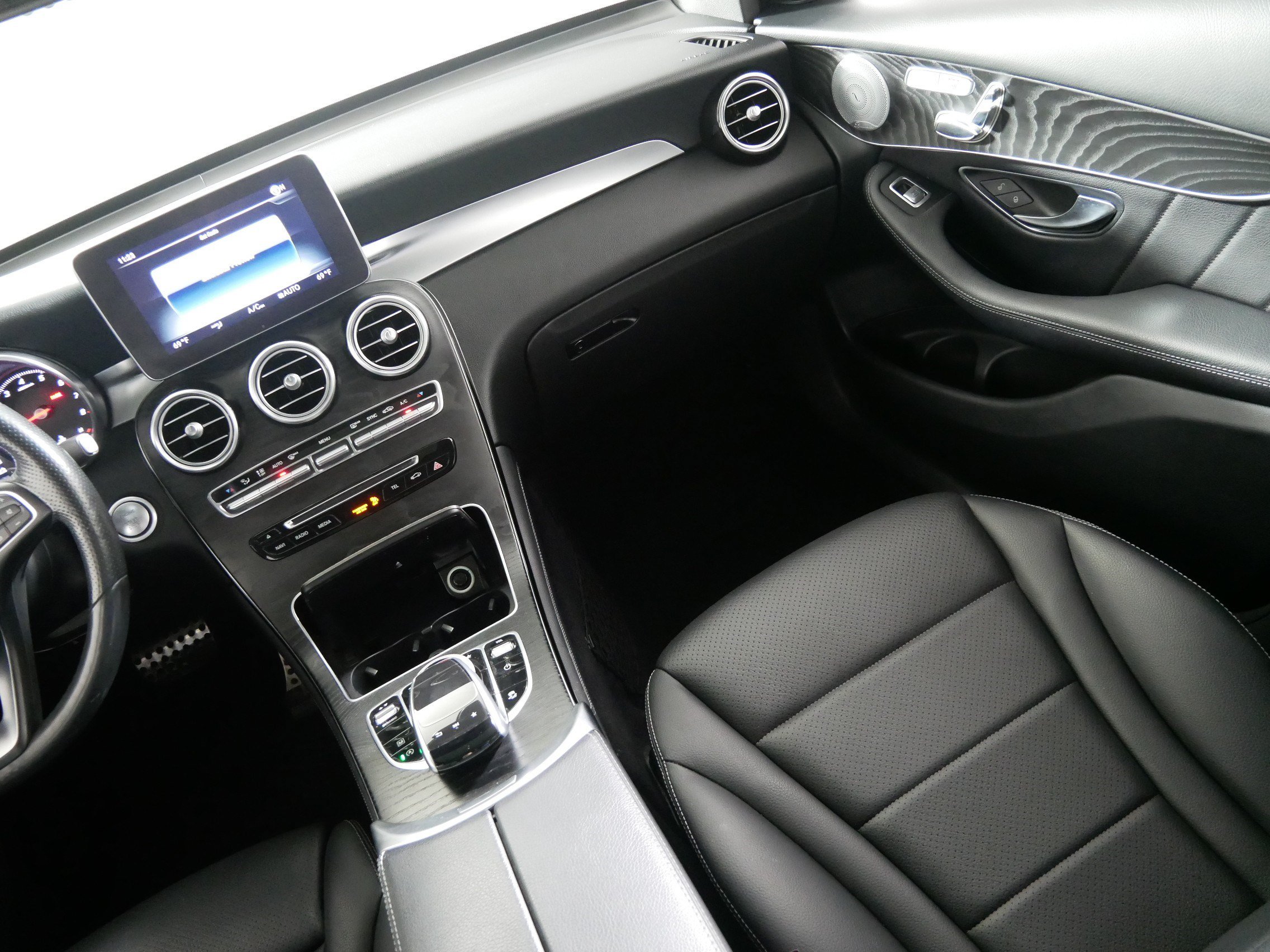 Used 2018 Mercedes-Benz GLC 300 4MATIC image 11