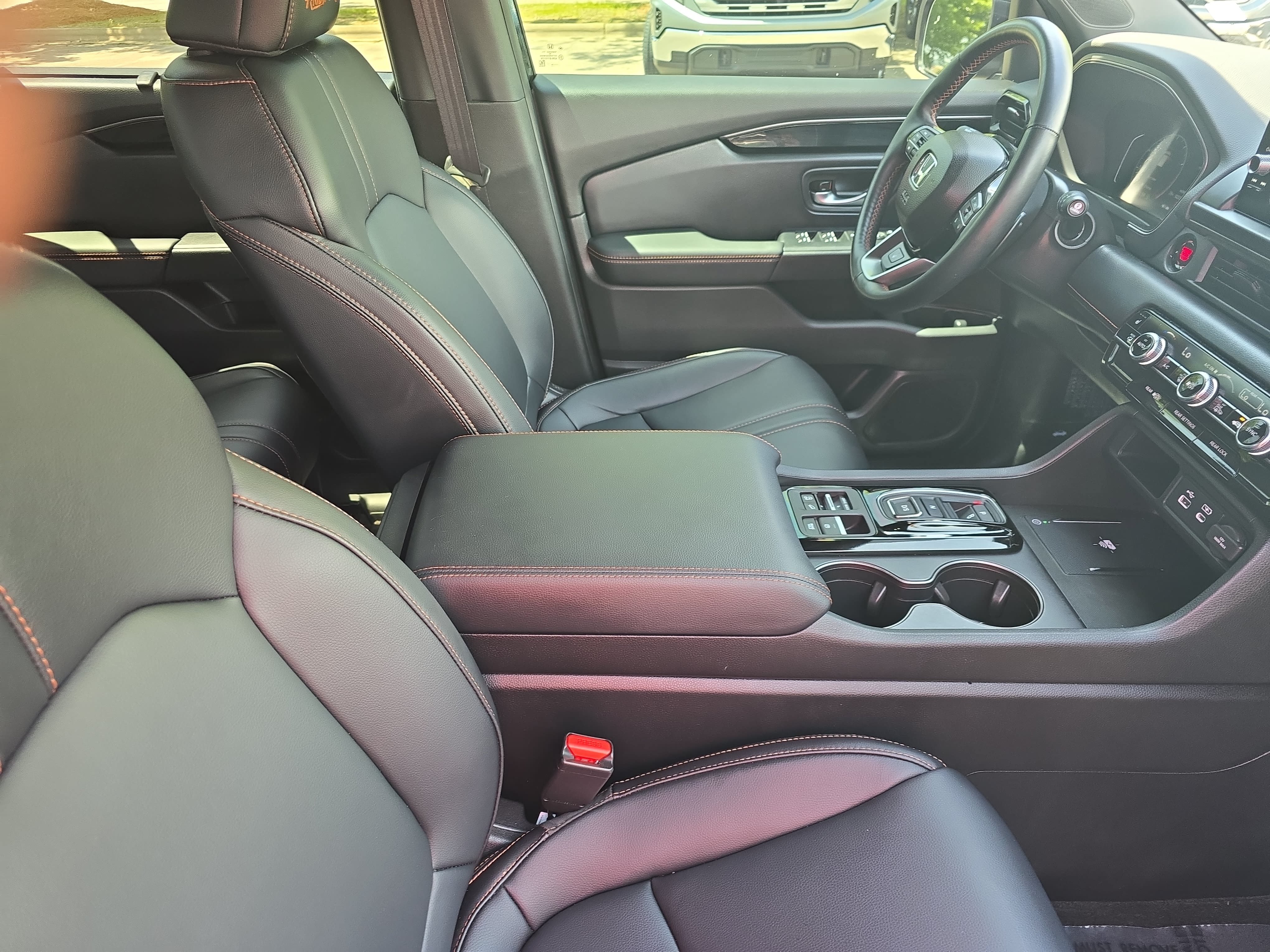 Used 2024 Honda Pilot TrailSport image 10